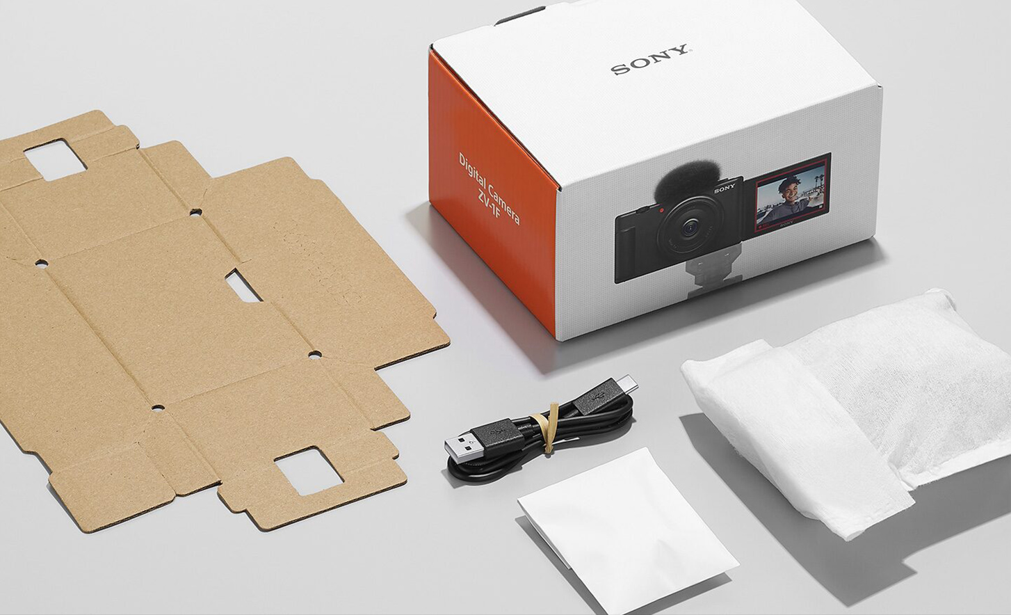 Kuvassa ZV-1F-pakkaus ja -pakkausmateriaalit