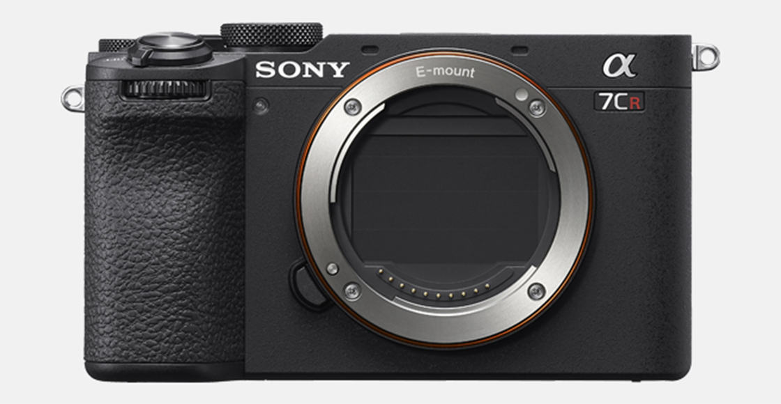 Tuotekuva, jossa näkyy edestä kuvattu kameran runko kennon suljin suljettuna